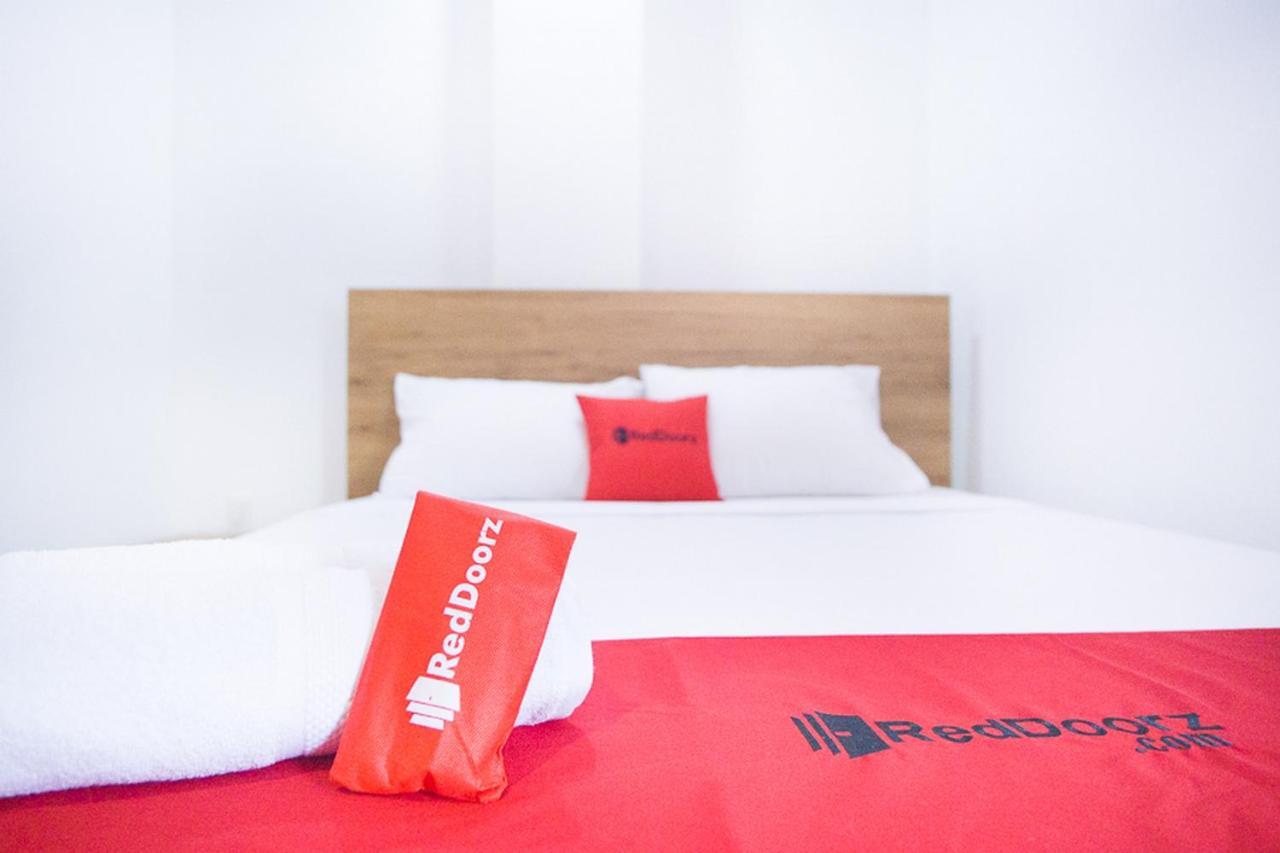 Hotel RedDoorz @ RS Adam Malik Medan Zewnętrze zdjęcie